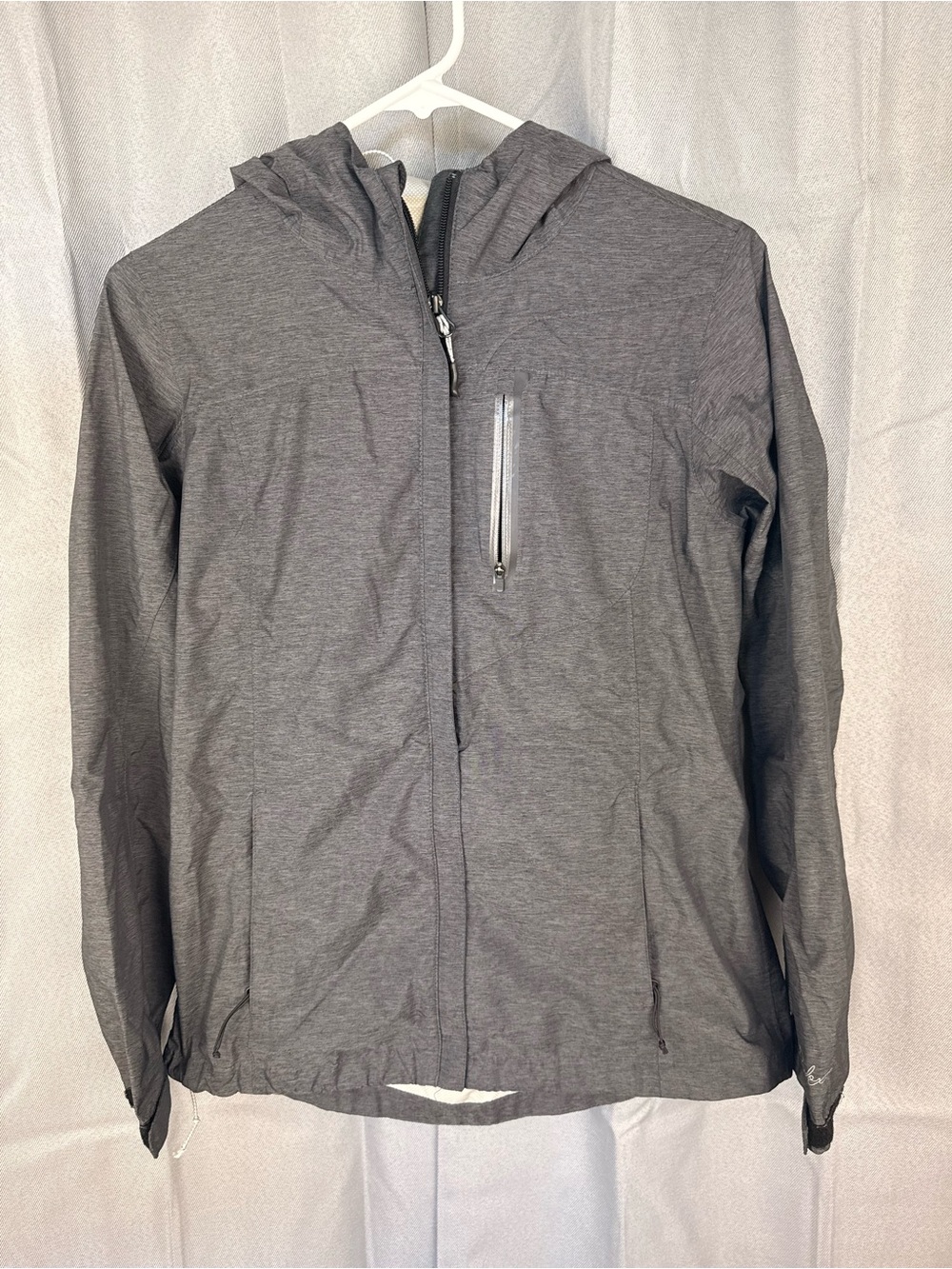 Paradox Outdoor Women’s Gray Hooded Rain Jacket – Size Small